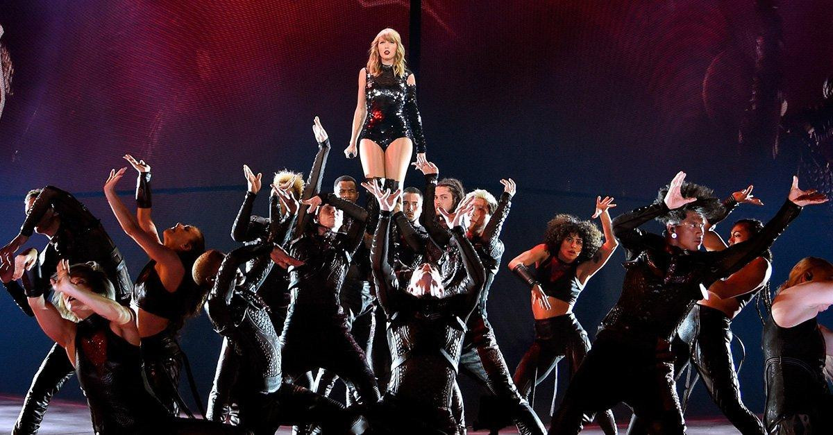 Đại chiến 2018: 'Reputation Stadium Tour' hay 'Witness: The Tour' sẽ thắng thế? Ảnh 16