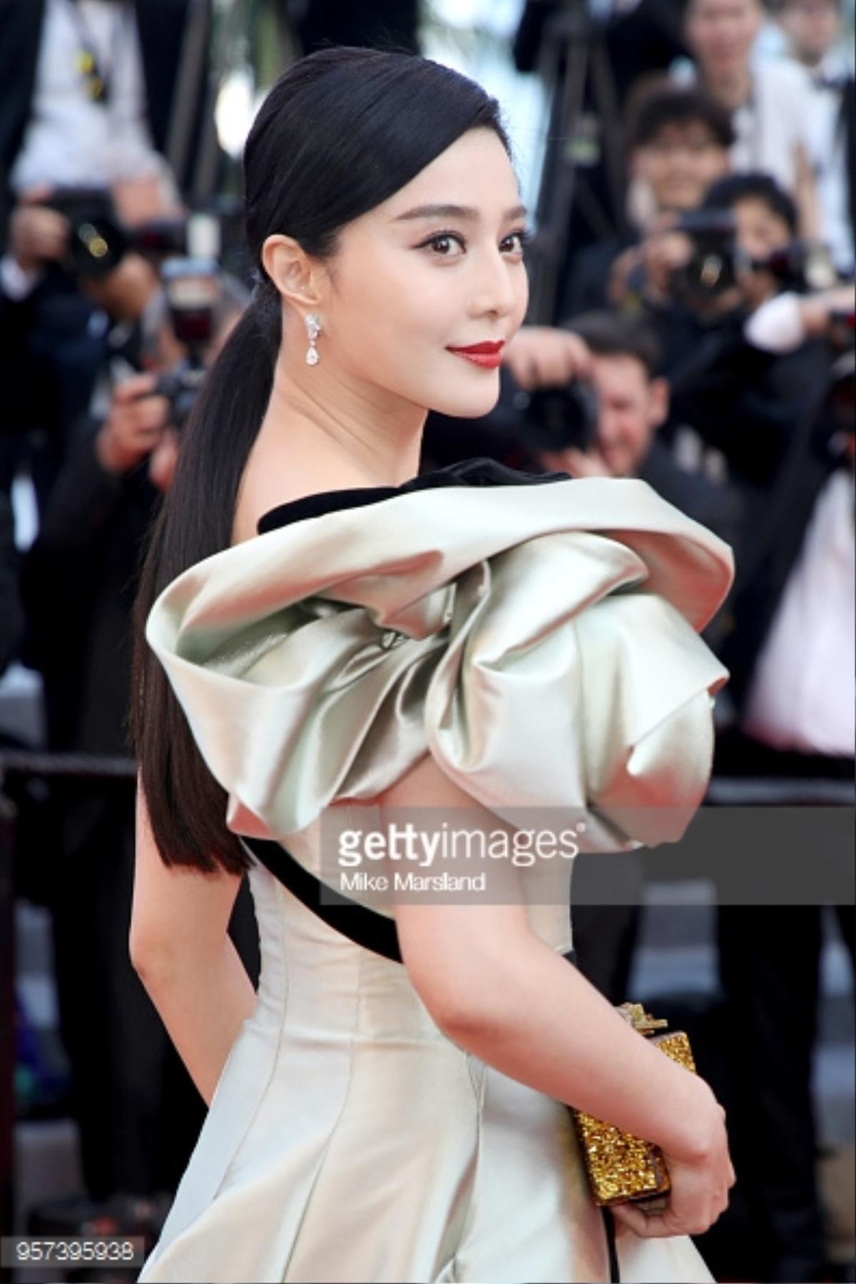 Thần thái miễn chê của 3 mỹ nhân Phạm Băng Băng, Chompoo Araya và Quan Hiểu Đồng tại Cannes ngày 4 Ảnh 2