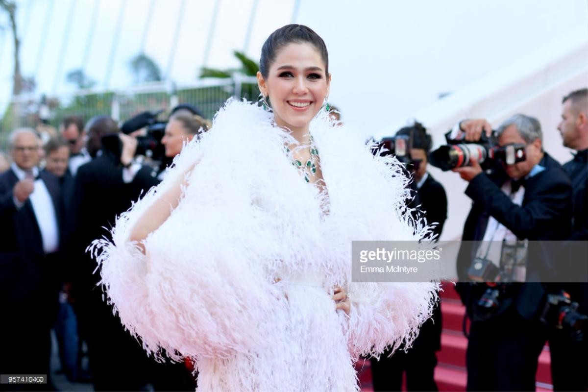 Thần thái miễn chê của 3 mỹ nhân Phạm Băng Băng, Chompoo Araya và Quan Hiểu Đồng tại Cannes ngày 4 Ảnh 8