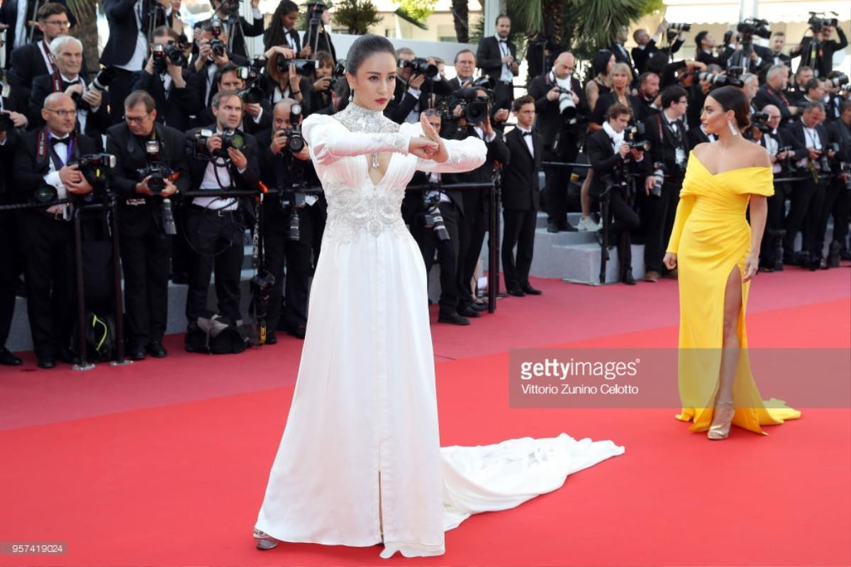 Thần thái miễn chê của 3 mỹ nhân Phạm Băng Băng, Chompoo Araya và Quan Hiểu Đồng tại Cannes ngày 4 Ảnh 50