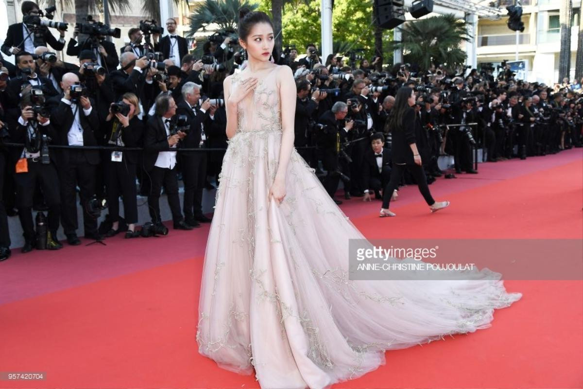 Thần thái miễn chê của 3 mỹ nhân Phạm Băng Băng, Chompoo Araya và Quan Hiểu Đồng tại Cannes ngày 4 Ảnh 15