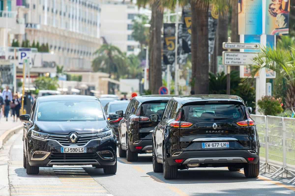 Loạt xe sang Lý Nhã Kỳ và các dàn sao nổi tiếng sử dụng trong LHP Cannes 2018 Ảnh 7