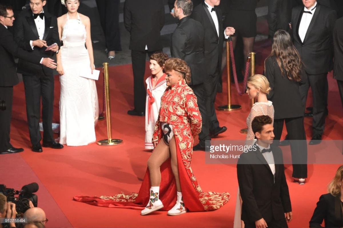 Thảm đỏ ngày 5: Lộ ngực, tạo dáng lố chưa bao giờ hết gây chú ý tại Cannes 2018 Ảnh 2