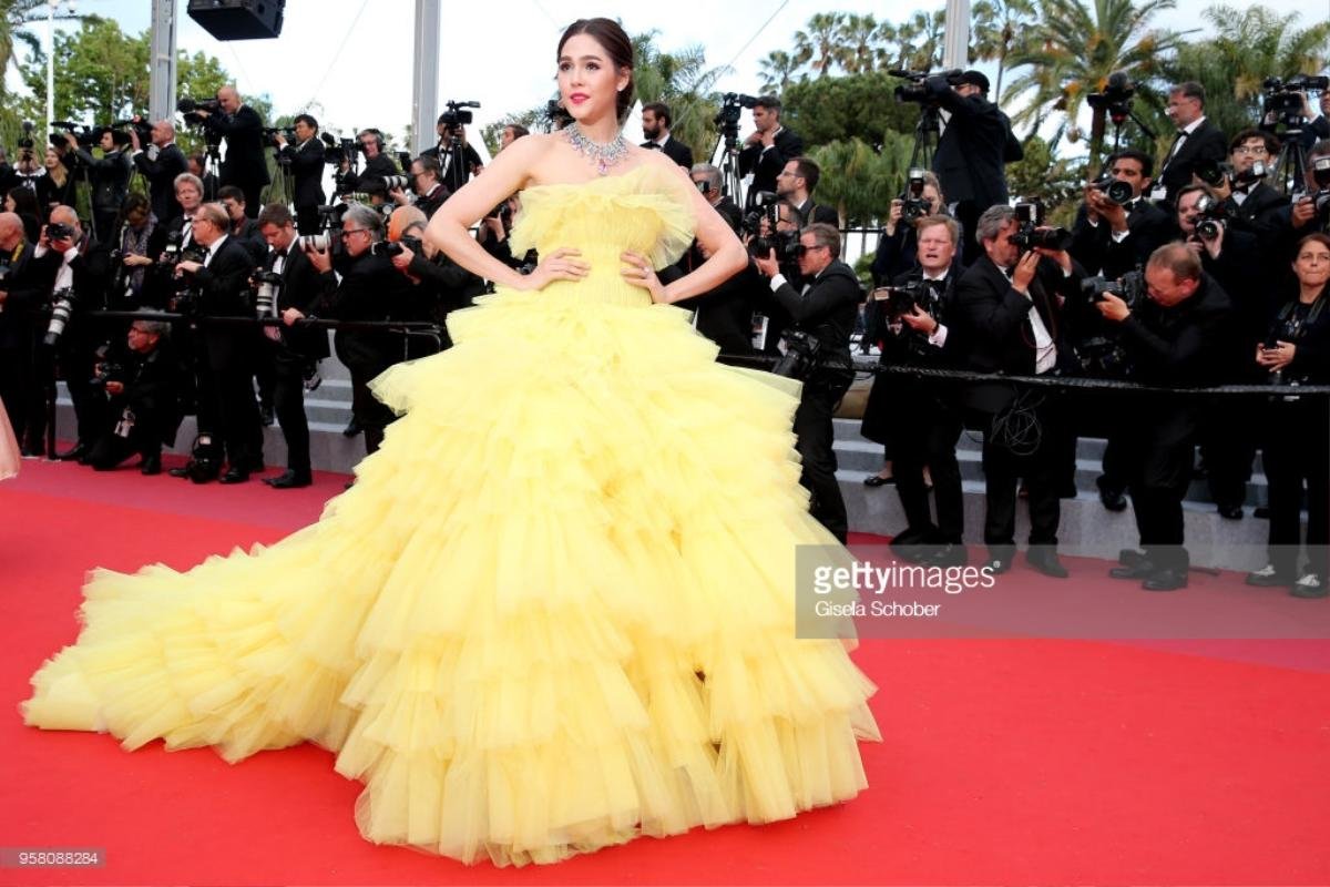 Cổ Lực Na Trát xinh như mộng, Chompoo Araya thống trị thảm đỏ ngày 6 Cannes 2018 Ảnh 2