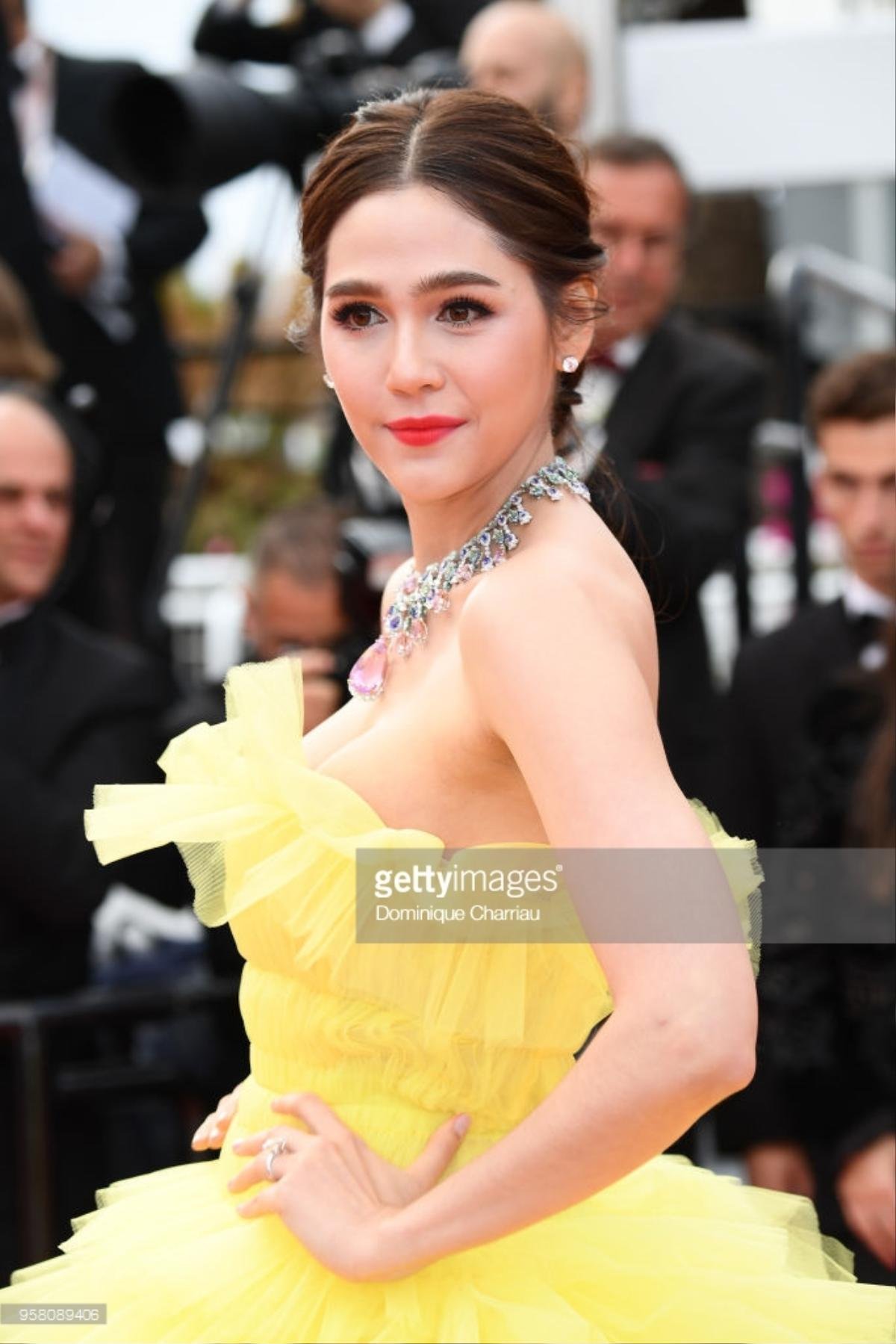 Cổ Lực Na Trát xinh như mộng, Chompoo Araya thống trị thảm đỏ ngày 6 Cannes 2018 Ảnh 1