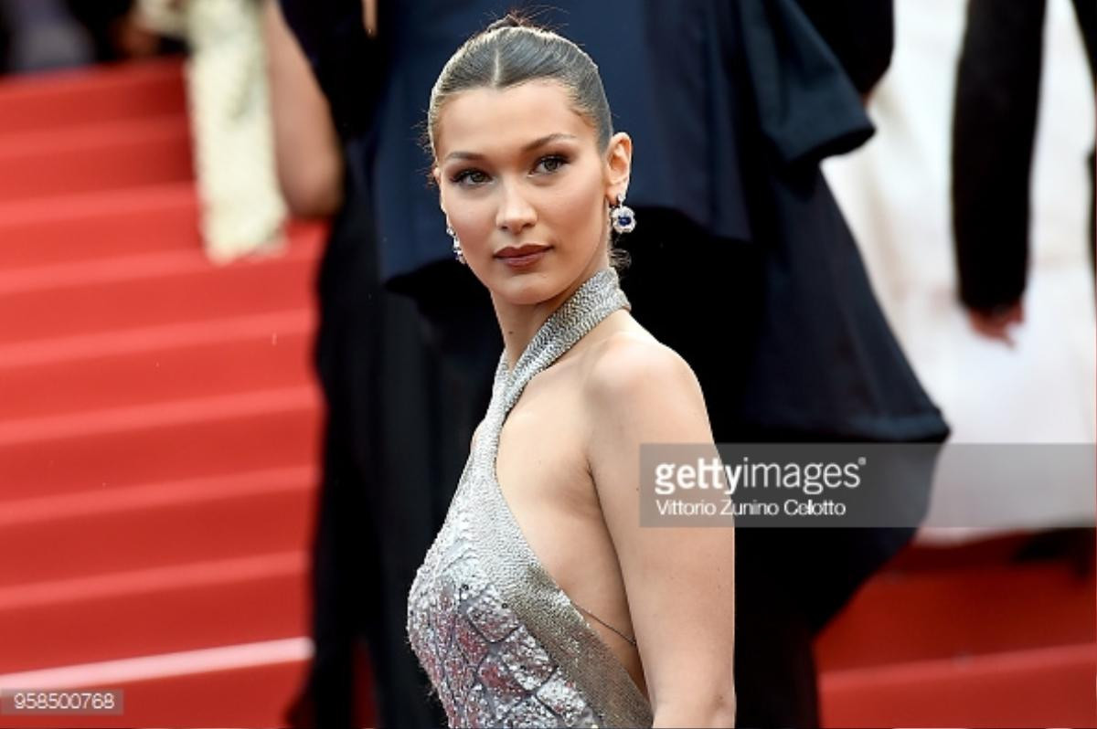 Quỳnh Hương đeo trang sức 30 tỷ đồng, diện váy công chúa khoe dáng cùng siêu mẫu Bella Hadid tại Cannes Ảnh 18