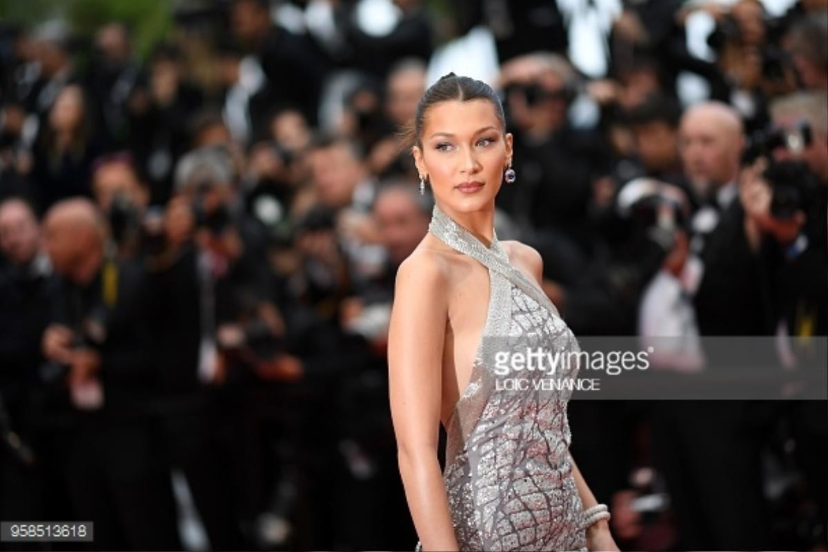 Quỳnh Hương đeo trang sức 30 tỷ đồng, diện váy công chúa khoe dáng cùng siêu mẫu Bella Hadid tại Cannes Ảnh 17