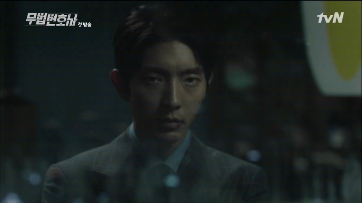 'Lawless Lawyer' khởi đầu đầy thuận lợi, liệu đây sẽ là tác phẩm giúp Lee Jun Ki lấy lại phong độ của mình? Ảnh 4