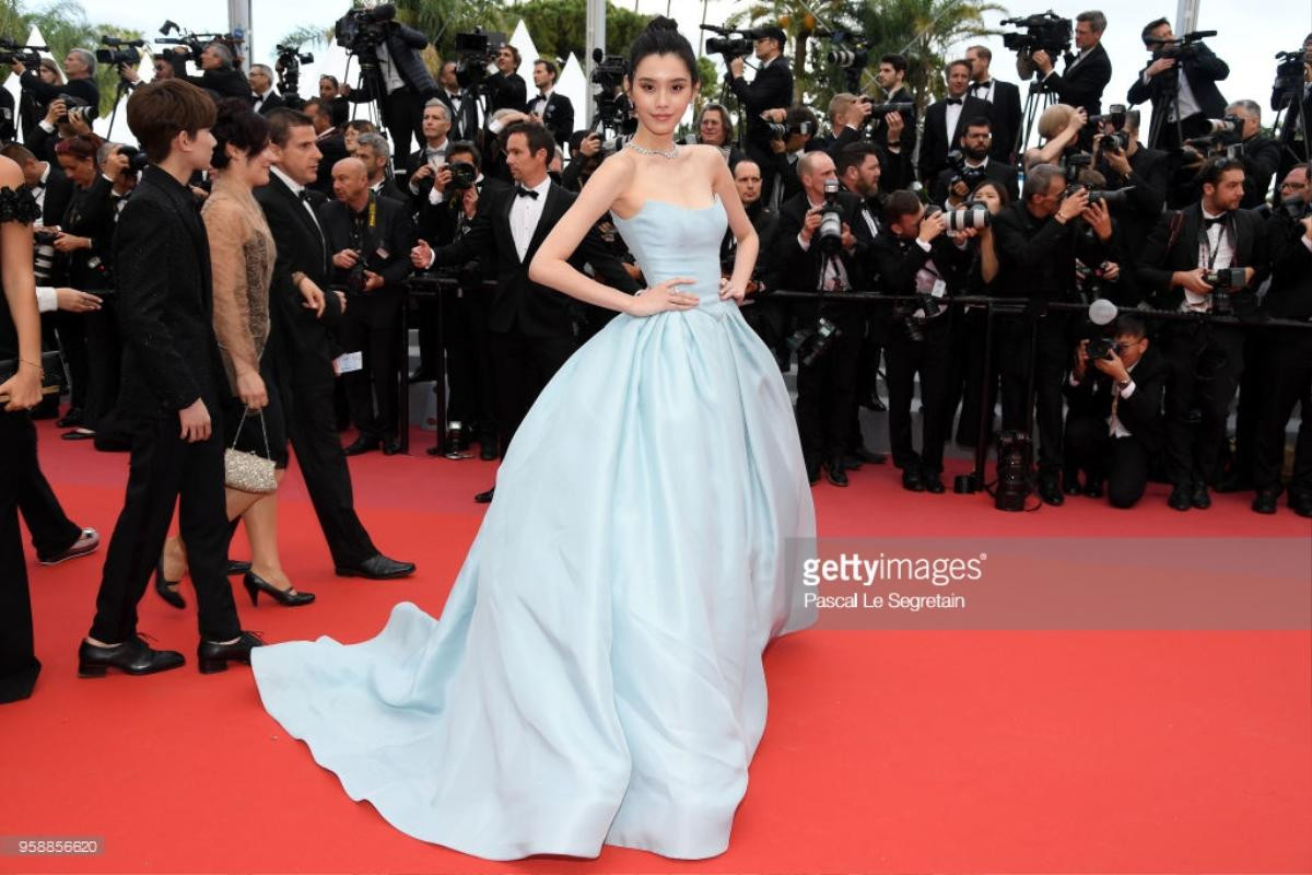 Lần đầu xuất hiện trên thảm đỏ Cannes 2018, Jessica và Vương Nguyên gây bão mạng xã hội Ảnh 19