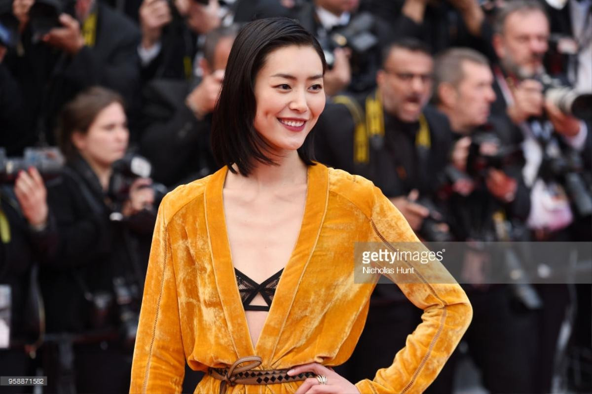 Lần đầu xuất hiện trên thảm đỏ Cannes 2018, Jessica và Vương Nguyên gây bão mạng xã hội Ảnh 23