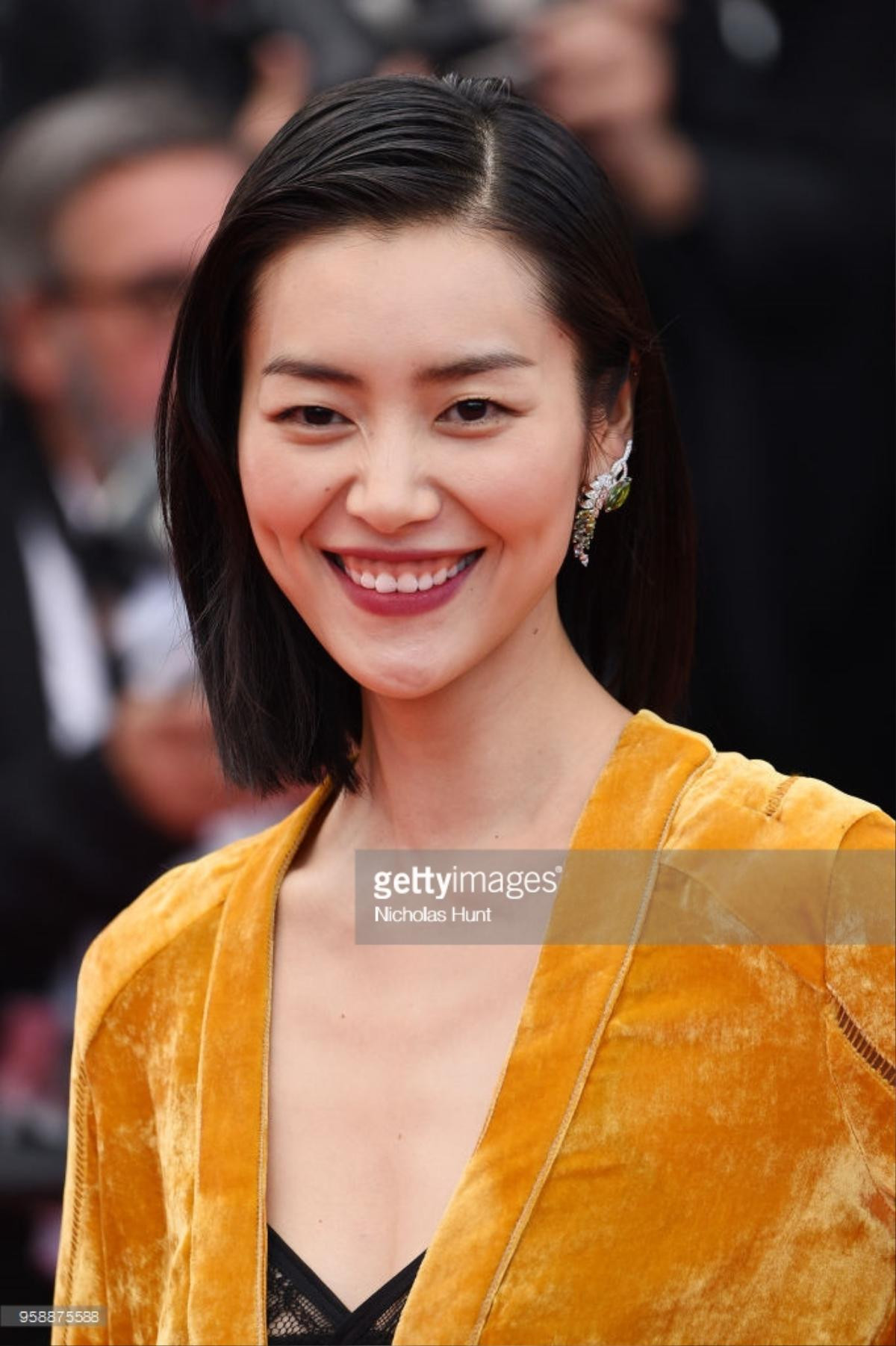 Lần đầu xuất hiện trên thảm đỏ Cannes 2018, Jessica và Vương Nguyên gây bão mạng xã hội Ảnh 24