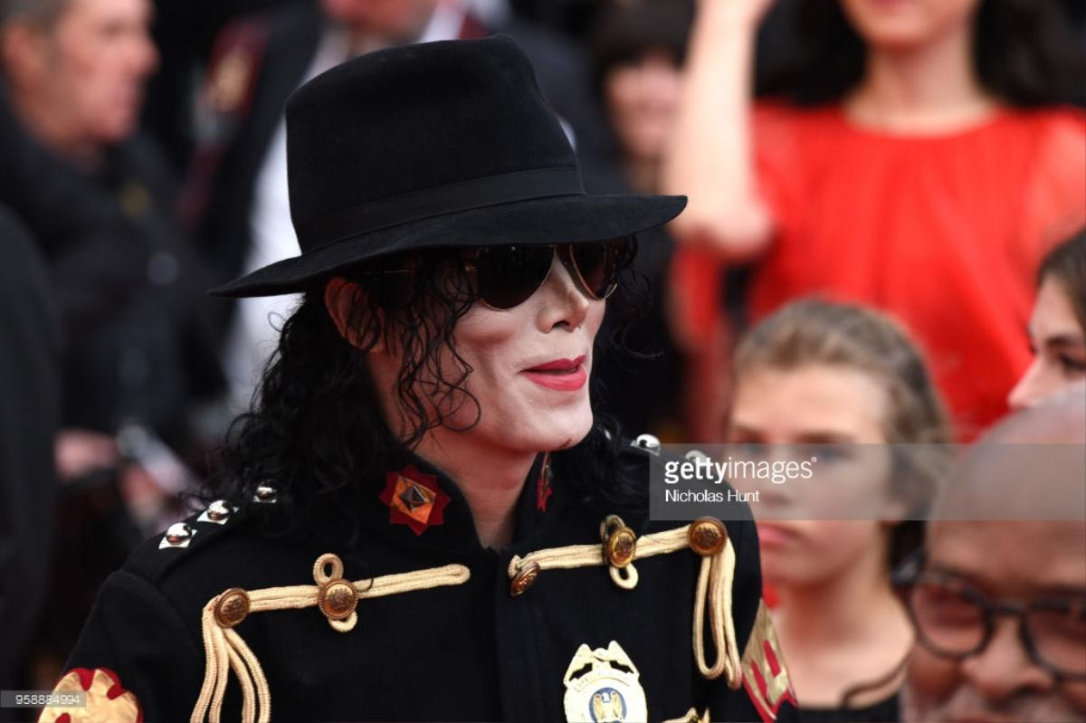 Michael Jackson, Chewbacca của Star Wars 'đại náo' thảm đỏ Cannes ngày 8 Ảnh 4