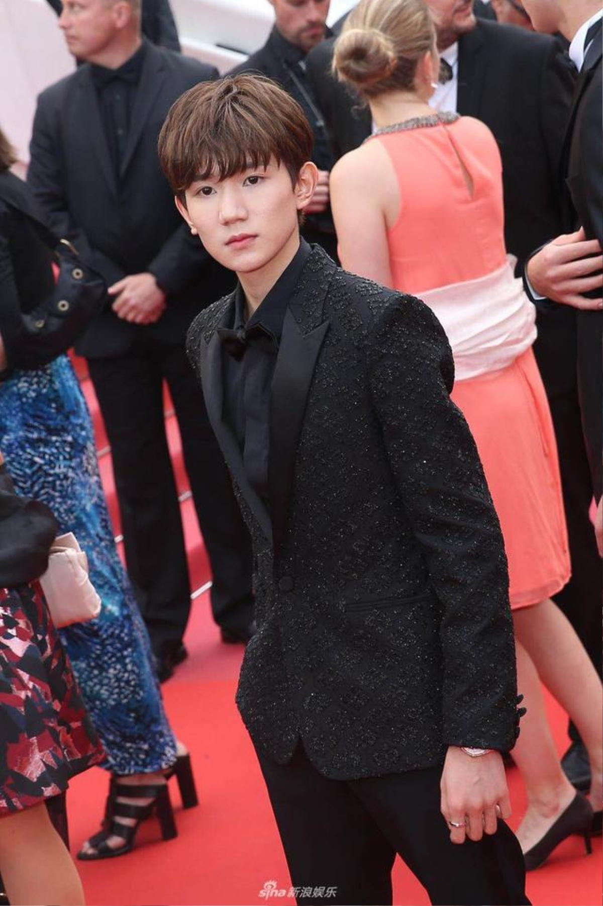 Lần đầu xuất hiện trên thảm đỏ Cannes 2018, Jessica và Vương Nguyên gây bão mạng xã hội Ảnh 11