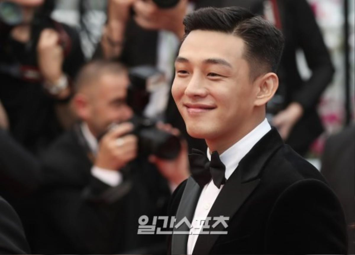 Các mỹ nam châu Á Yoo Ah In, Huỳnh Hiểu Minh, Steven Yeun lấn át phái nữ trên thảm đỏ Cannes ngày 9 Ảnh 6