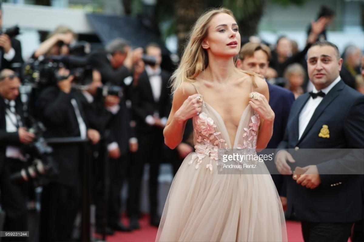 Thảm đỏ Cannes ngày 9: Sao Hollywood gốc Việt Maggie Q đối đầu loạt mỹ nhân chân dài Ảnh 37