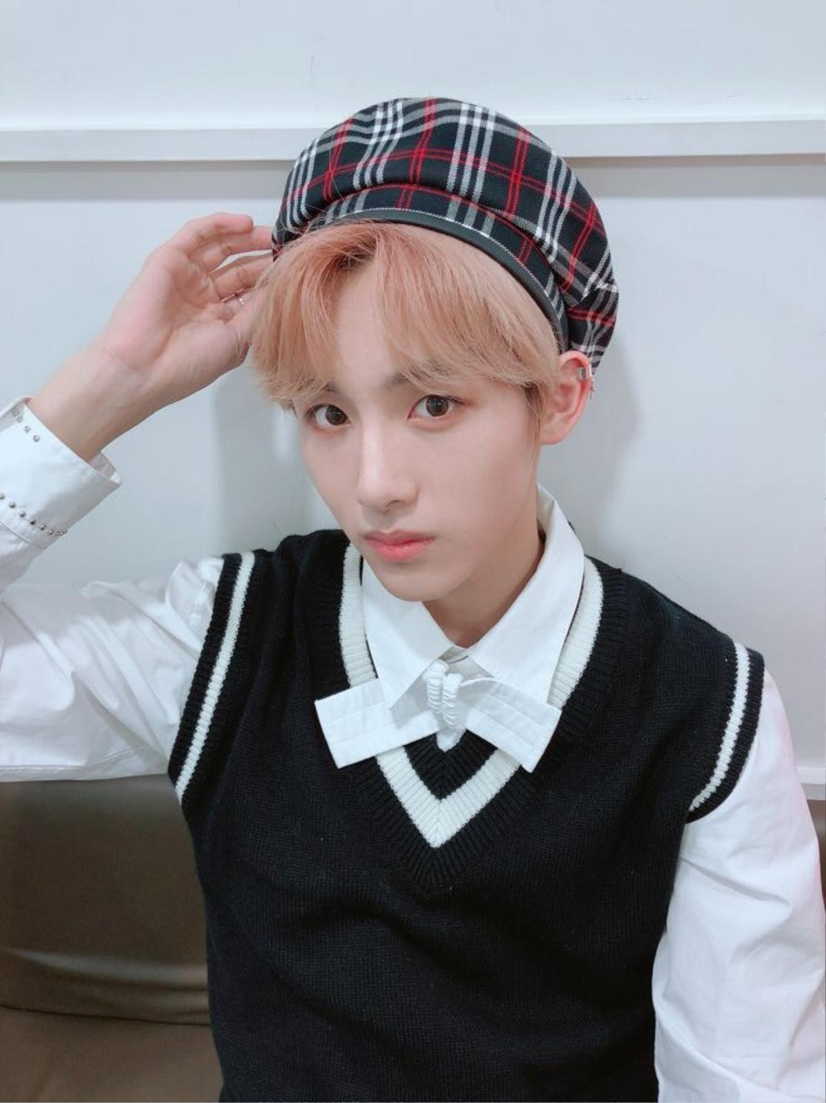 Winwin (NCT) và mũ Beret với những màu tóc đặc biệt làm điên đảo cộng đồng fan Kpop Ảnh 7