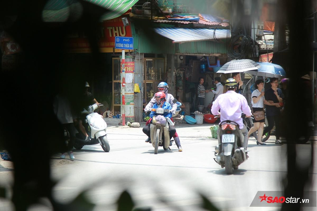 Mới đầu hè người Hà Nội đã bị ám ảnh vì nắng nóng, cứ ra đường là thấy cả một thế giới ninja Ảnh 13