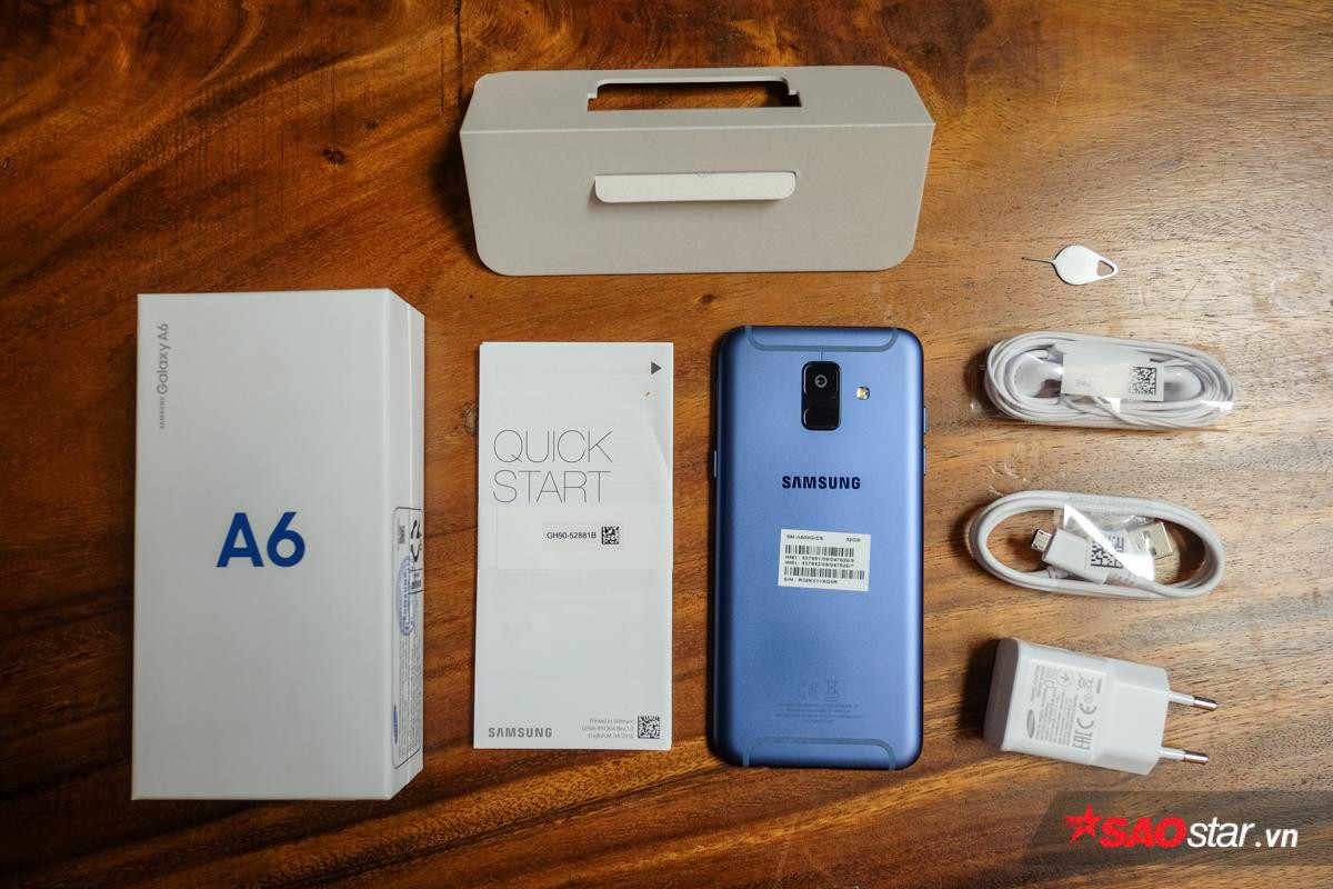 Mở hộp Samsung Galaxy A6: Thiết kế đẹp, camera selfie tốt Ảnh 2