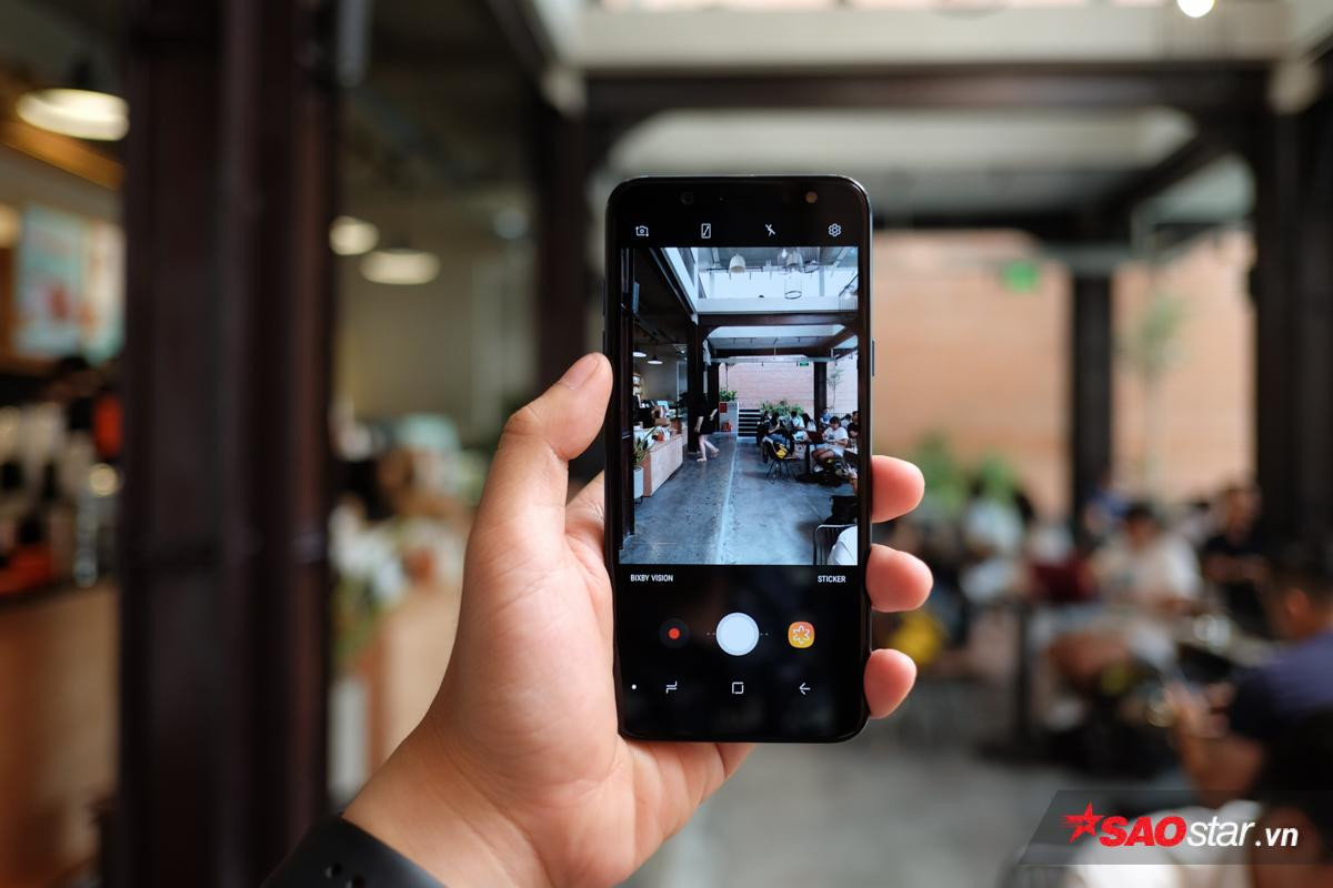 Mở hộp Samsung Galaxy A6: Thiết kế đẹp, camera selfie tốt Ảnh 7