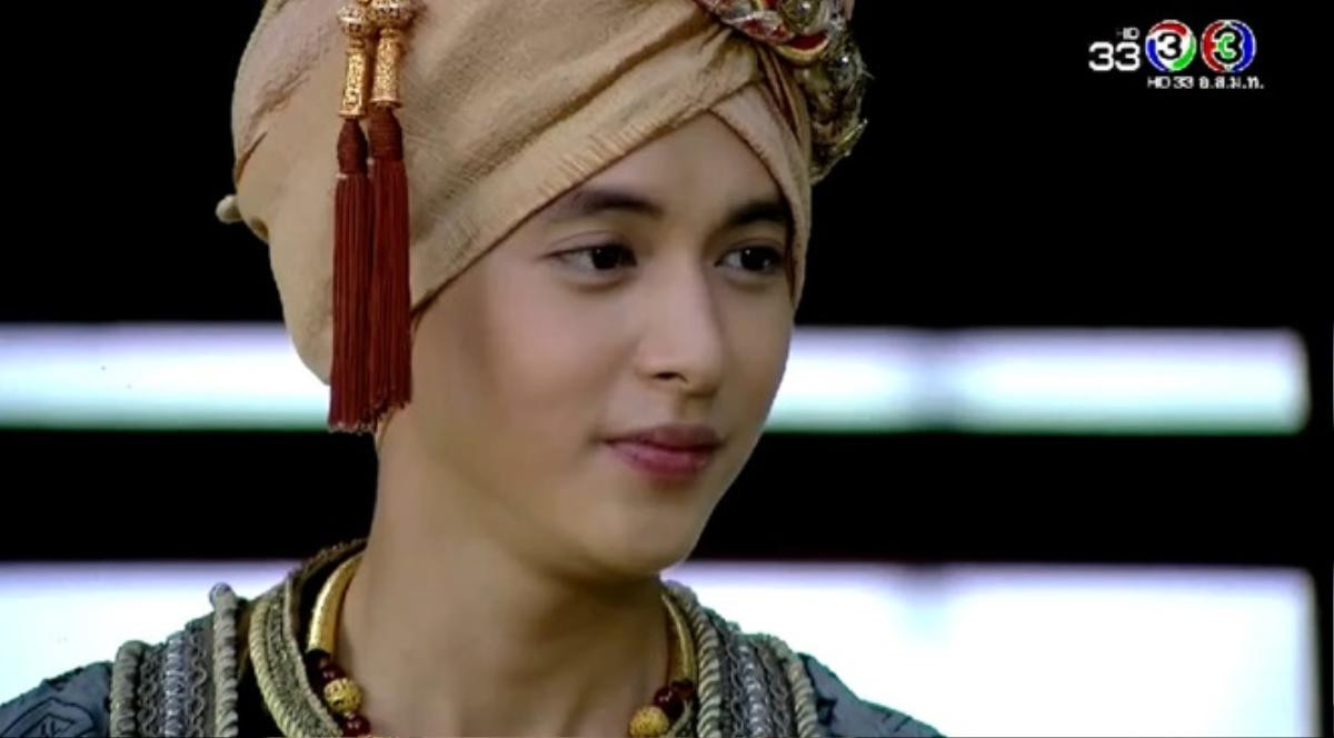 James Jirayu say khướt bị nam nhân ‘đè lên người’, Taew Natapohn từ nữ chính trở thành nữ phụ đam mỹ Ảnh 10