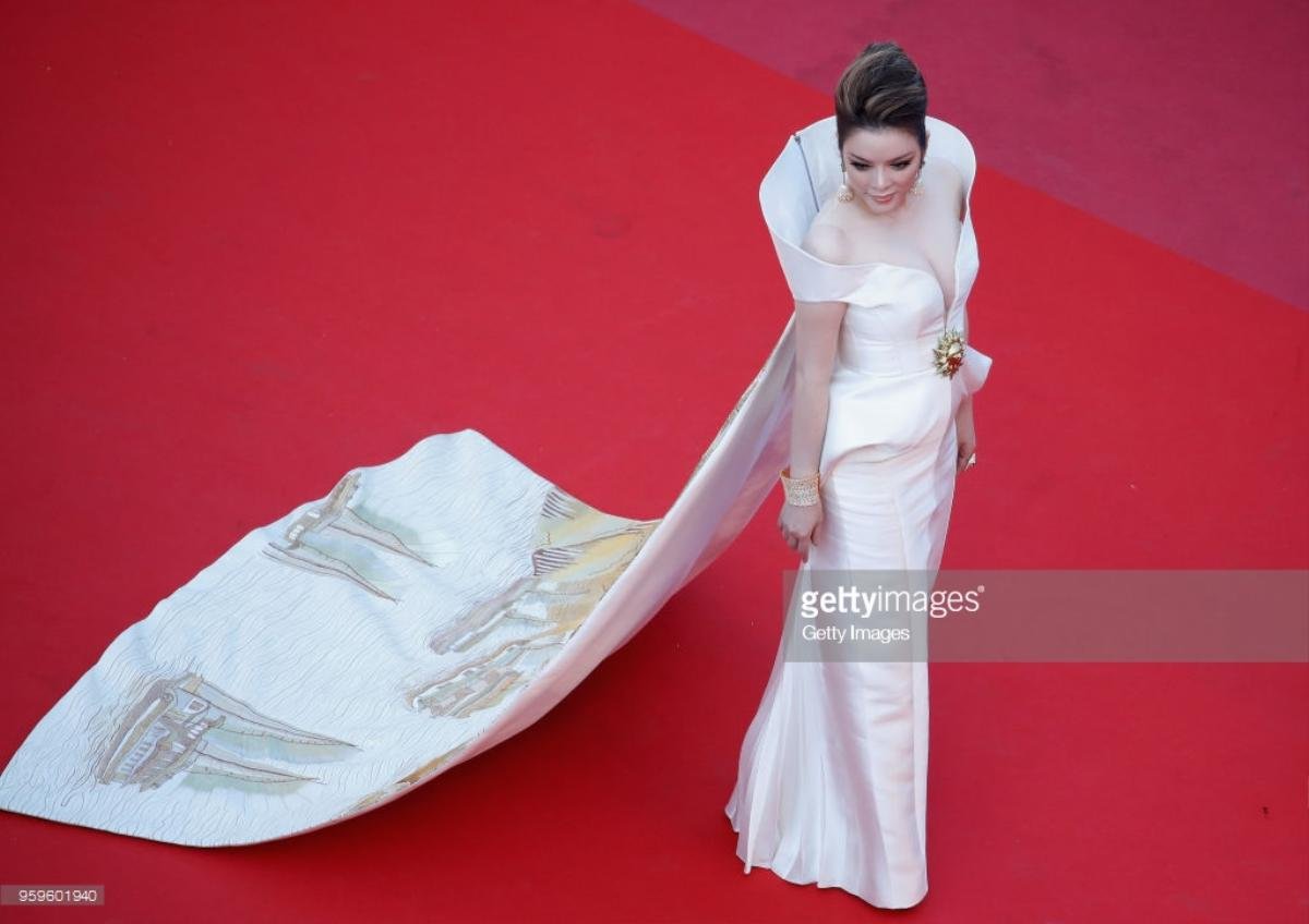 Thảm đỏ Cannes ngày 10: Với chiếc váy in hình Vịnh Hạ Long, Lý Nhã Kỳ đẹp lấn át mọi mỹ nhân châu Á Ảnh 7