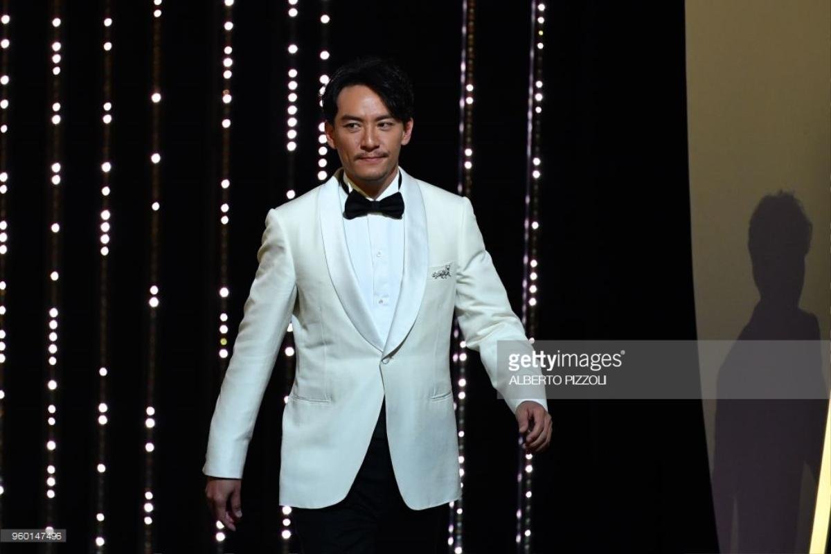 Bế mạc Cannes 2018: Lý Nhã Kỳ kiêu sa bên đạo diễn Cành cọ vàng Hirokazu Koreeda Ảnh 27