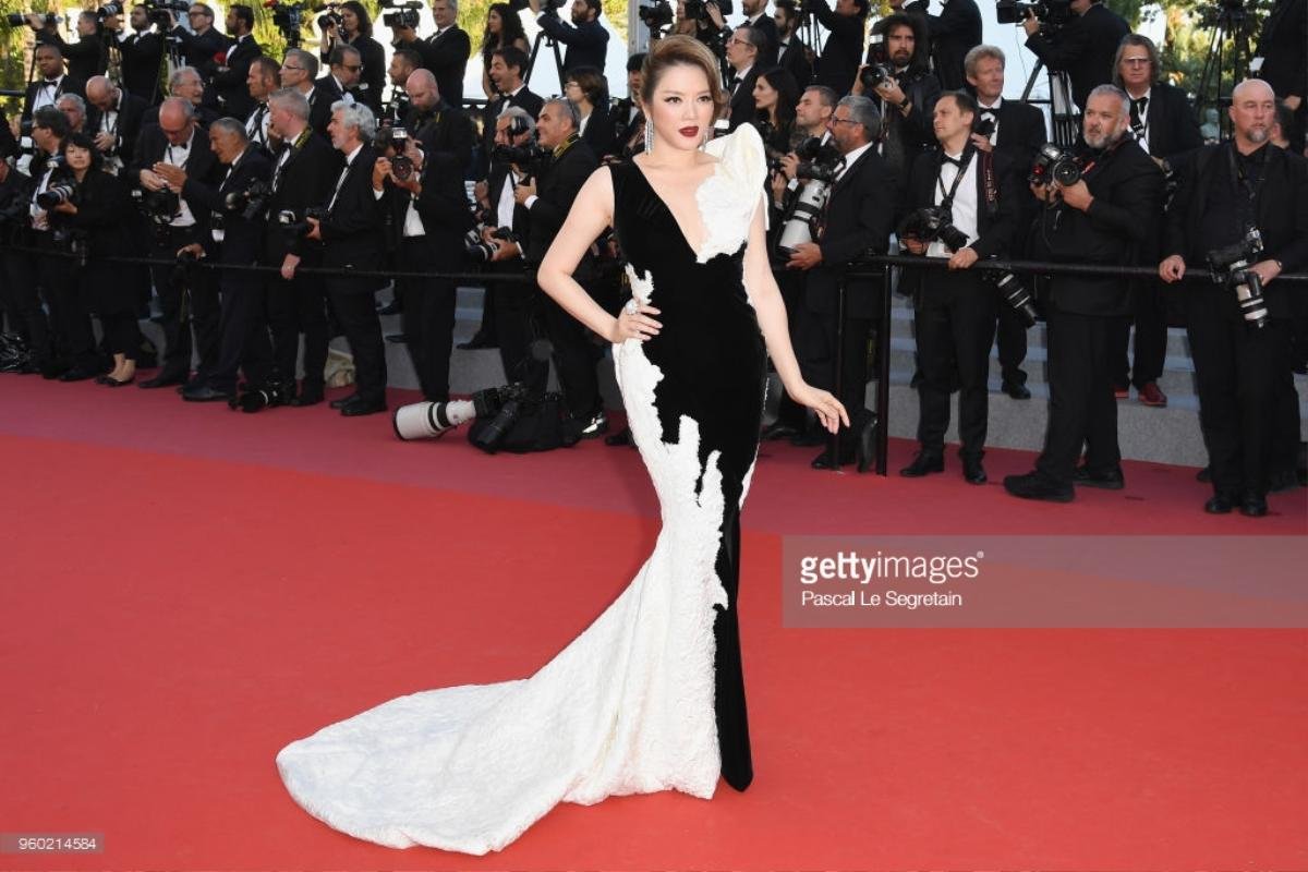 Bế mạc Cannes 2018: Lý Nhã Kỳ kiêu sa bên đạo diễn Cành cọ vàng Hirokazu Koreeda Ảnh 13