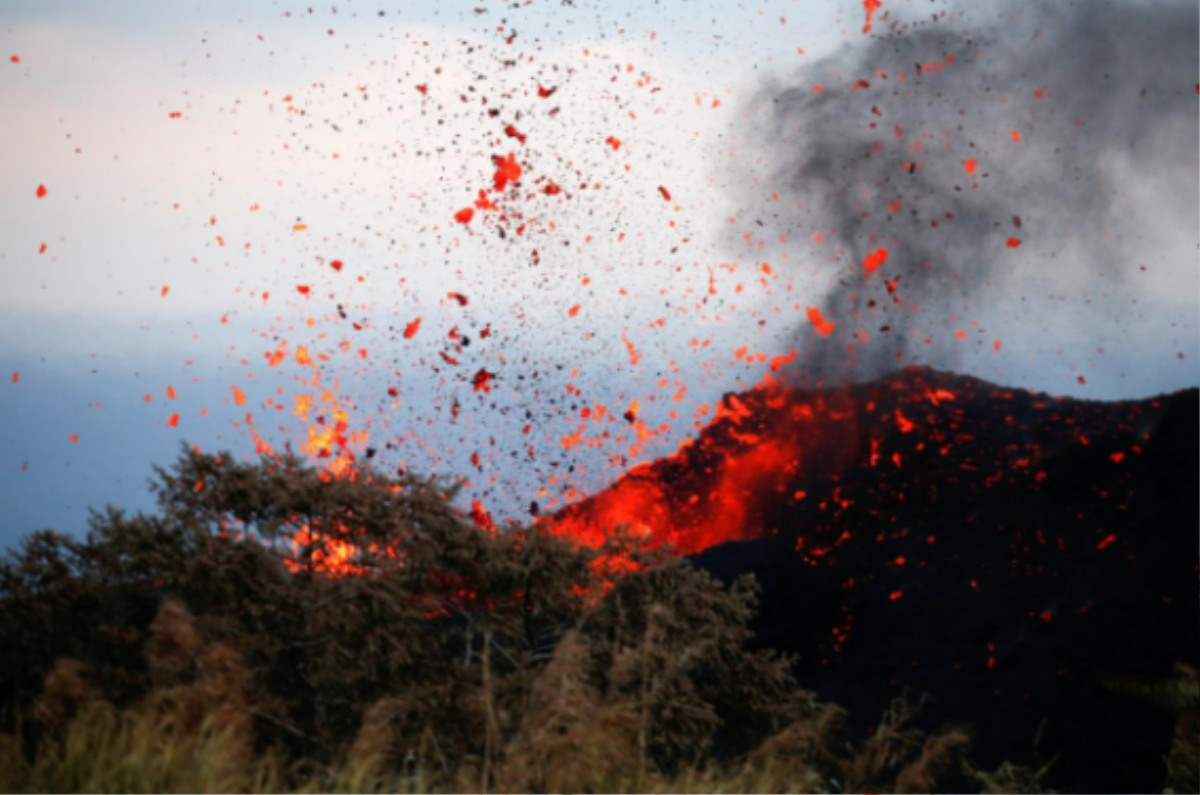 Kinh sợ cảnh nham thạch núi lửa 'nhảy múa' ở Hawaii Ảnh 9