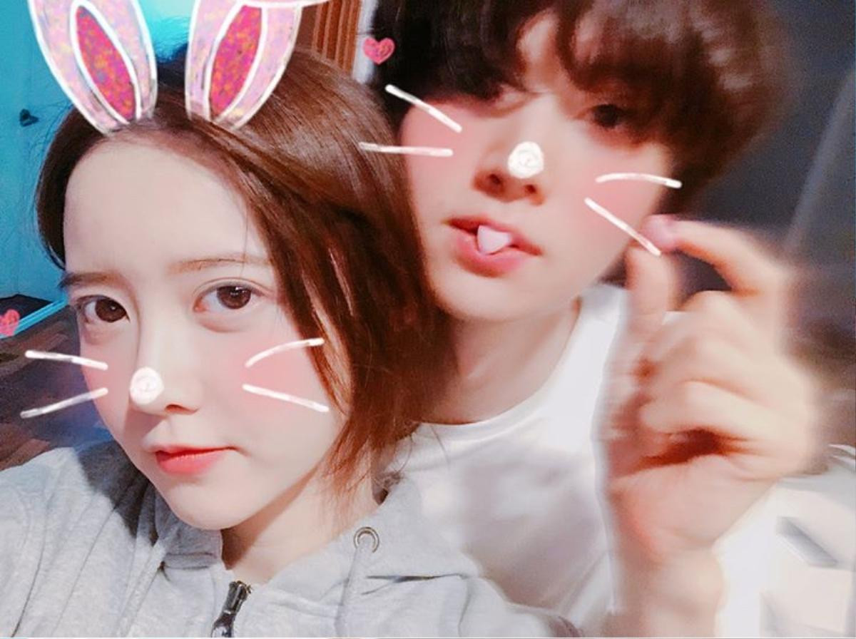 Kỷ niệm 2 năm ngày cưới, 'nàng cỏ' Goo Hye Sun lần đầu khoe loạt ảnh 'selfie' cùng chồng trẻ Ảnh 2