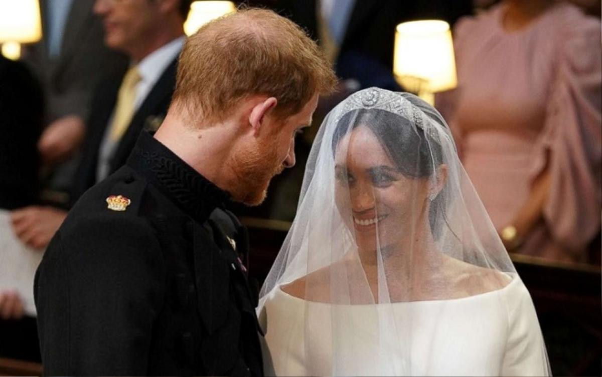 Khám phá công thức trang điểm của công nương Meghan Markle tại Lễ cưới Hoàng gia