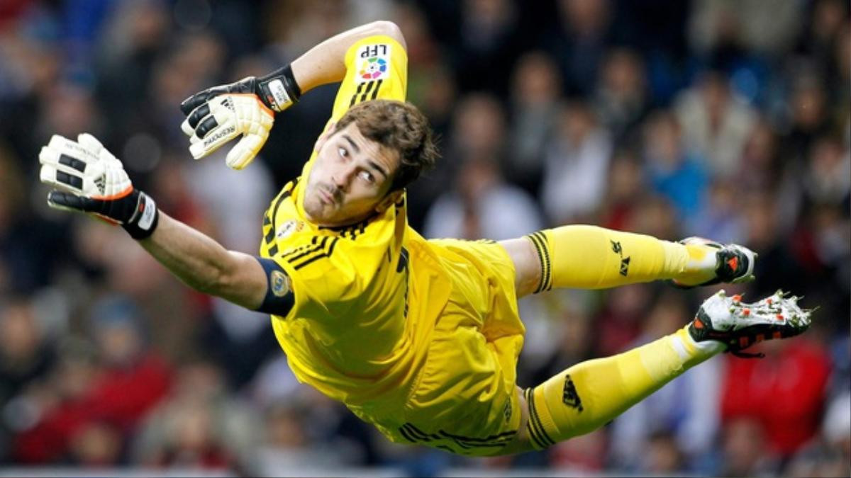 Iker Casillas: Vị thánh sống giữa những thần thoại thành Madrid Ảnh 2