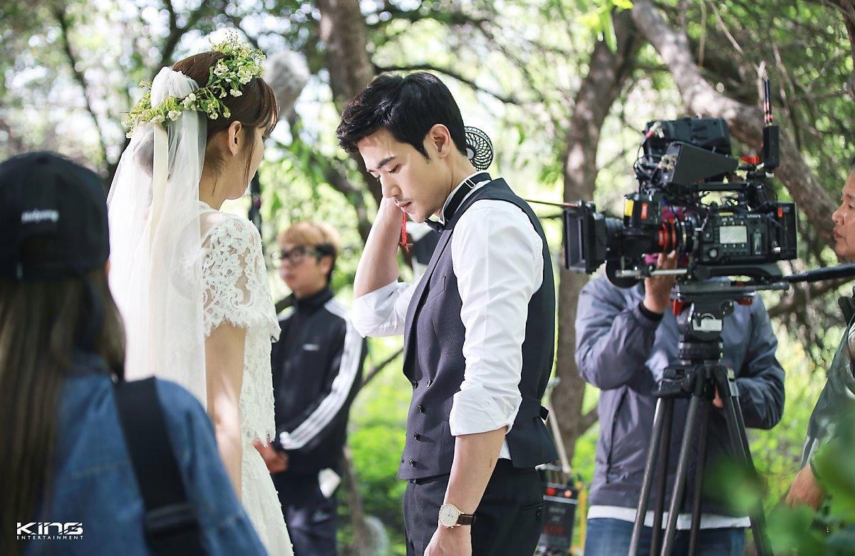 Bất ngờ trước bộ ảnh cưới 'cổ tích' đẹp mê hồn của UEE và Kim Kang Woo, nhìn là muốn kết hôn Ảnh 5