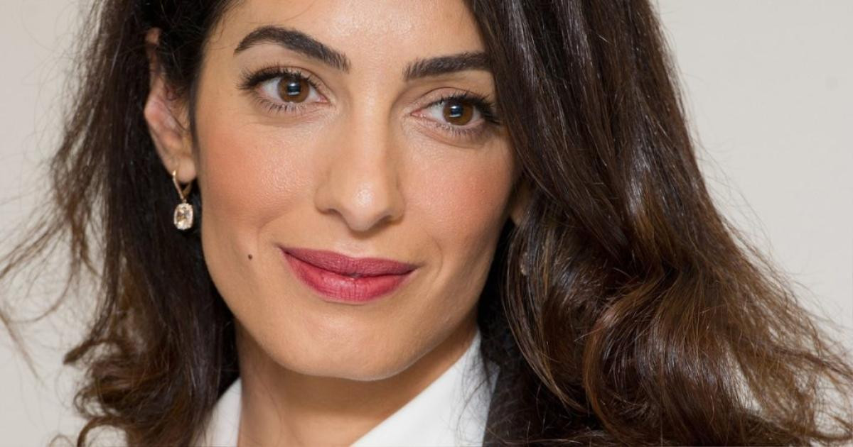 Nhan sắc lộng lẫy bất chấp thời gian của Amal Clooney Ảnh 2