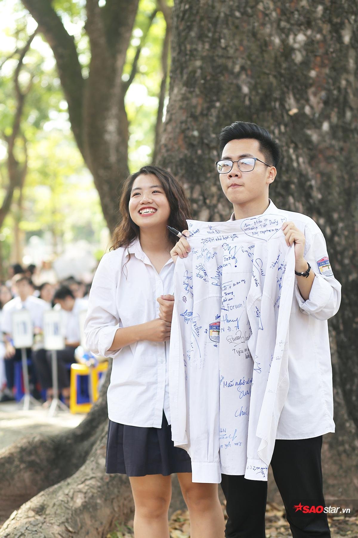 'Đặc sản' trong lễ bế giảng của teen Chu Văn An: 'Cả một trời' gái xinh khiến dân mạng xao xuyến Ảnh 9