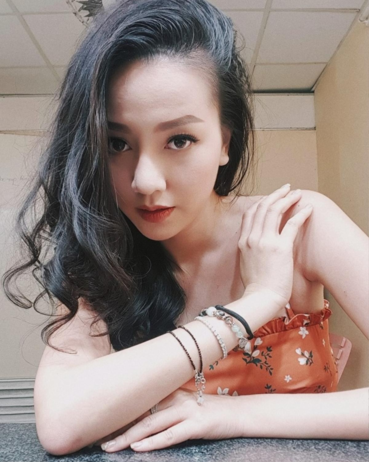 Băng Di chứng minh không phẫu thuật thẩm mỹ bằng cách khoe em gái ruột xinh như hotgirl Ảnh 1