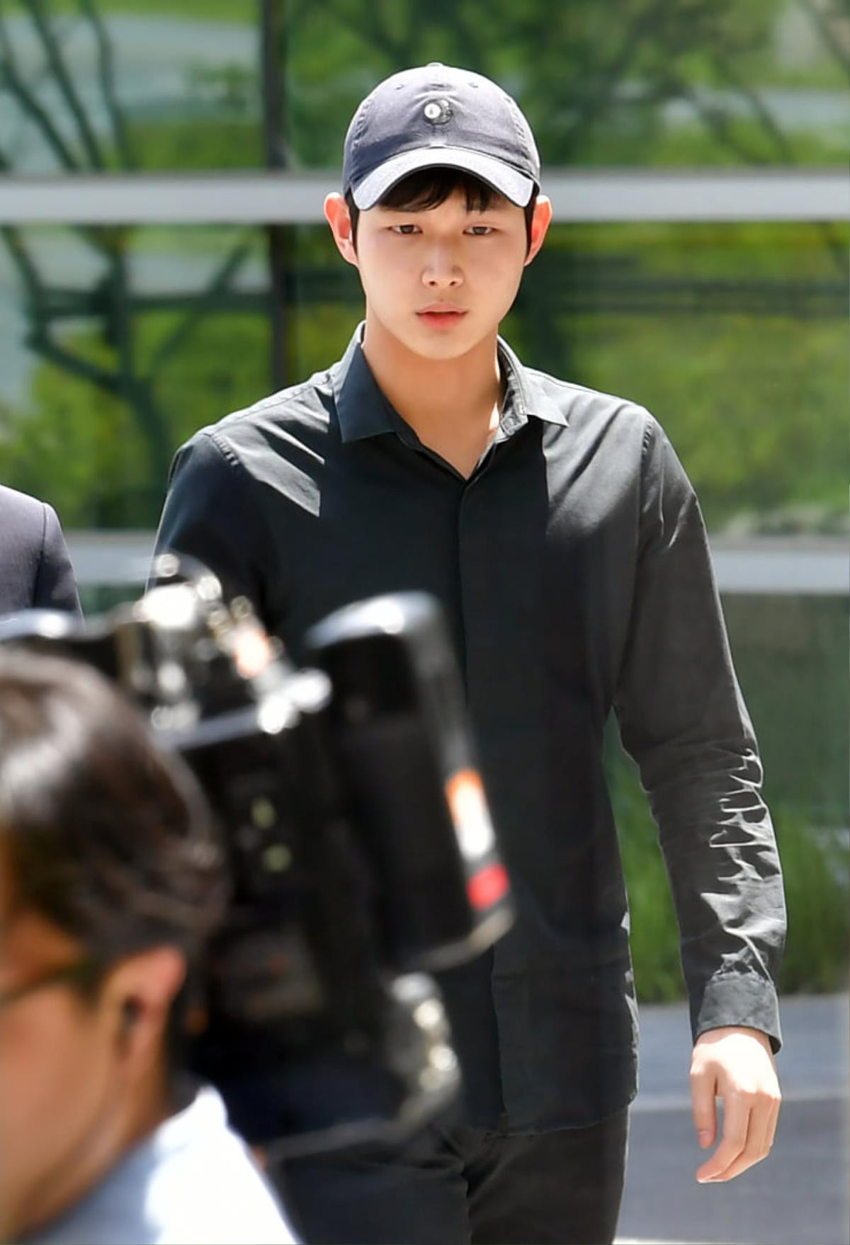 Báo chí truyền thông Hàn Quốc ‘bủa vây’ Lee Seo Won sau scandal đe doạ quấy rối tình dục Ảnh 11