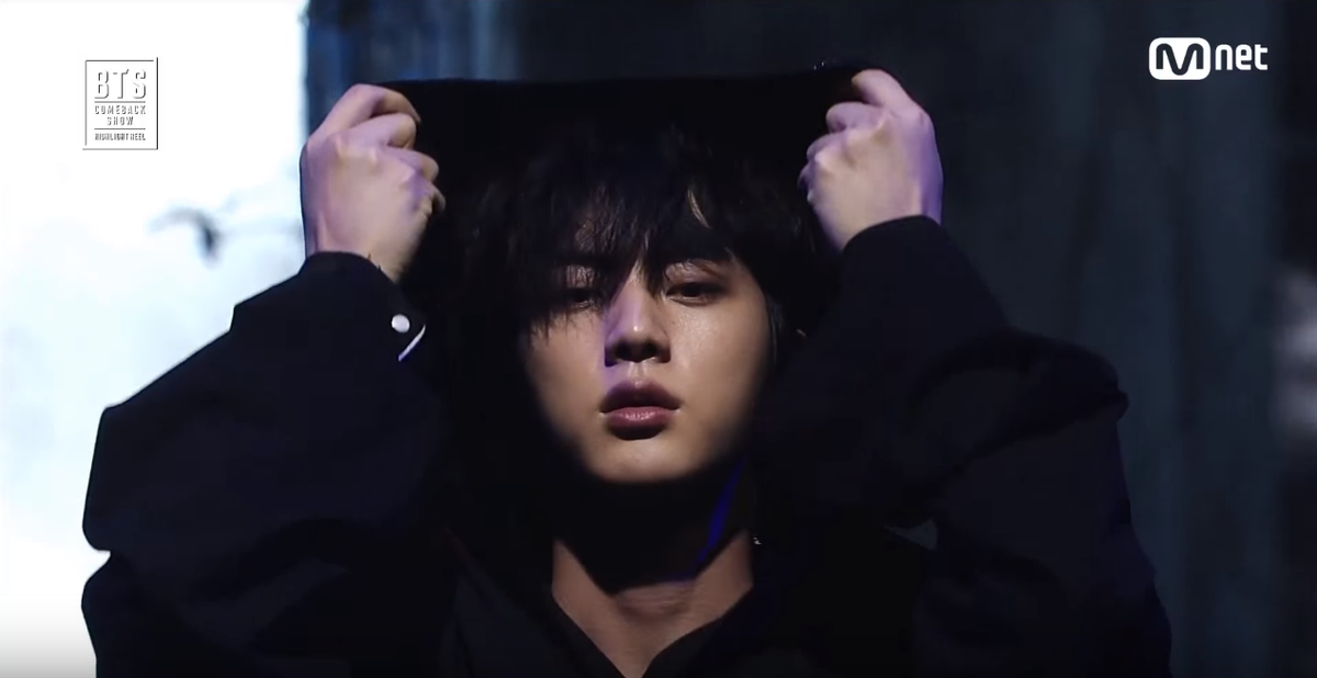 Sân khấu quá 'vi diệu' của BTS tại Hàn khiến fan thốt lên: 'BBMAs nhìn đây mà học tập!' Ảnh 14