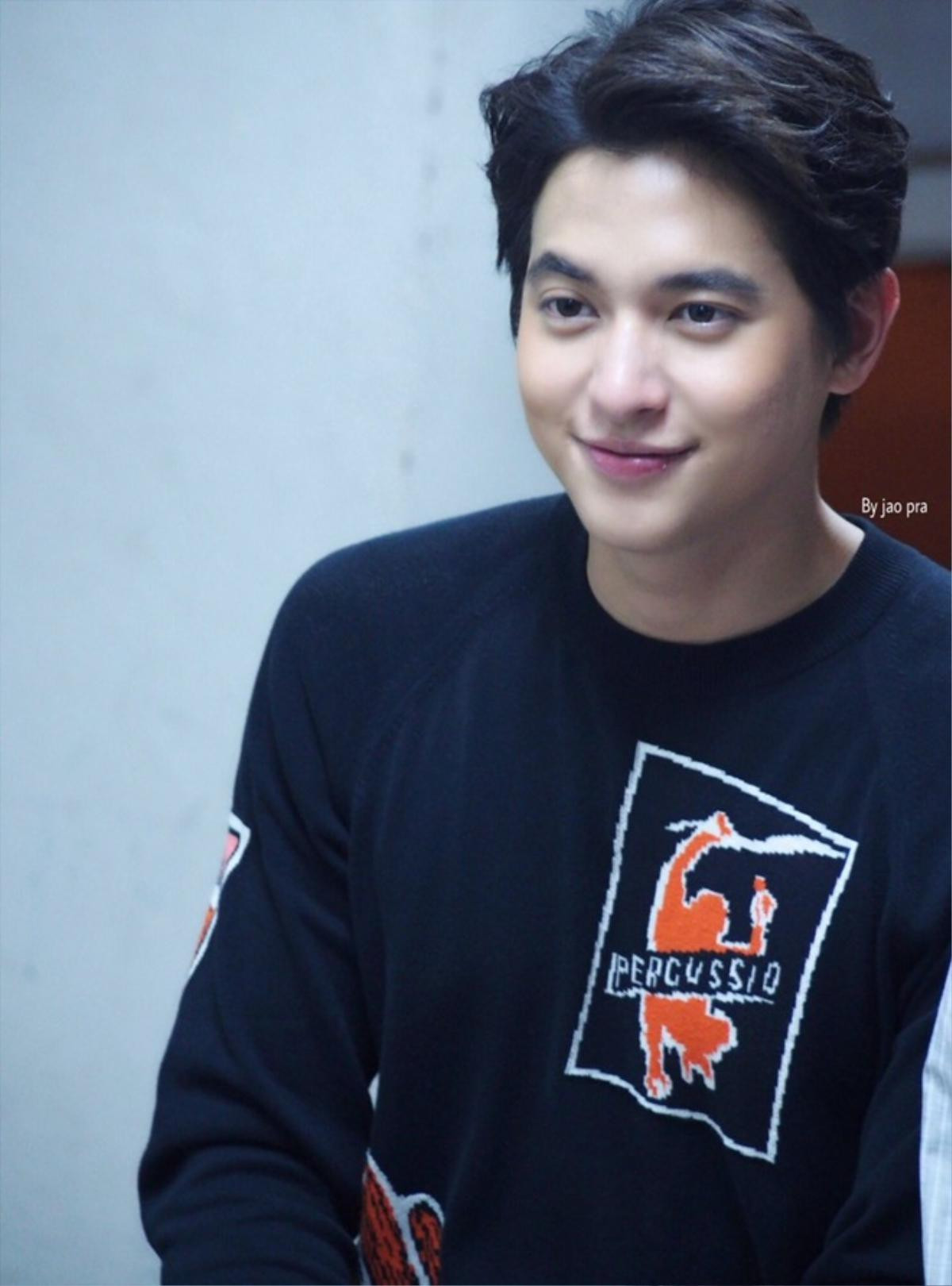 James Jirayu: Nỗi khiếp sợ của các bạn diễn nữ, bài toán đau đầu đối với đạo diễn vì quá… xinh đẹp Ảnh 2