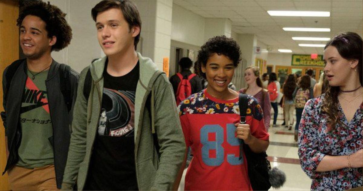 Tiết lộ phân cảnh bị cắt của 'Love, Simon': Nick rủ Simon đến hộp đêm dành cho người đồng tính Ảnh 1