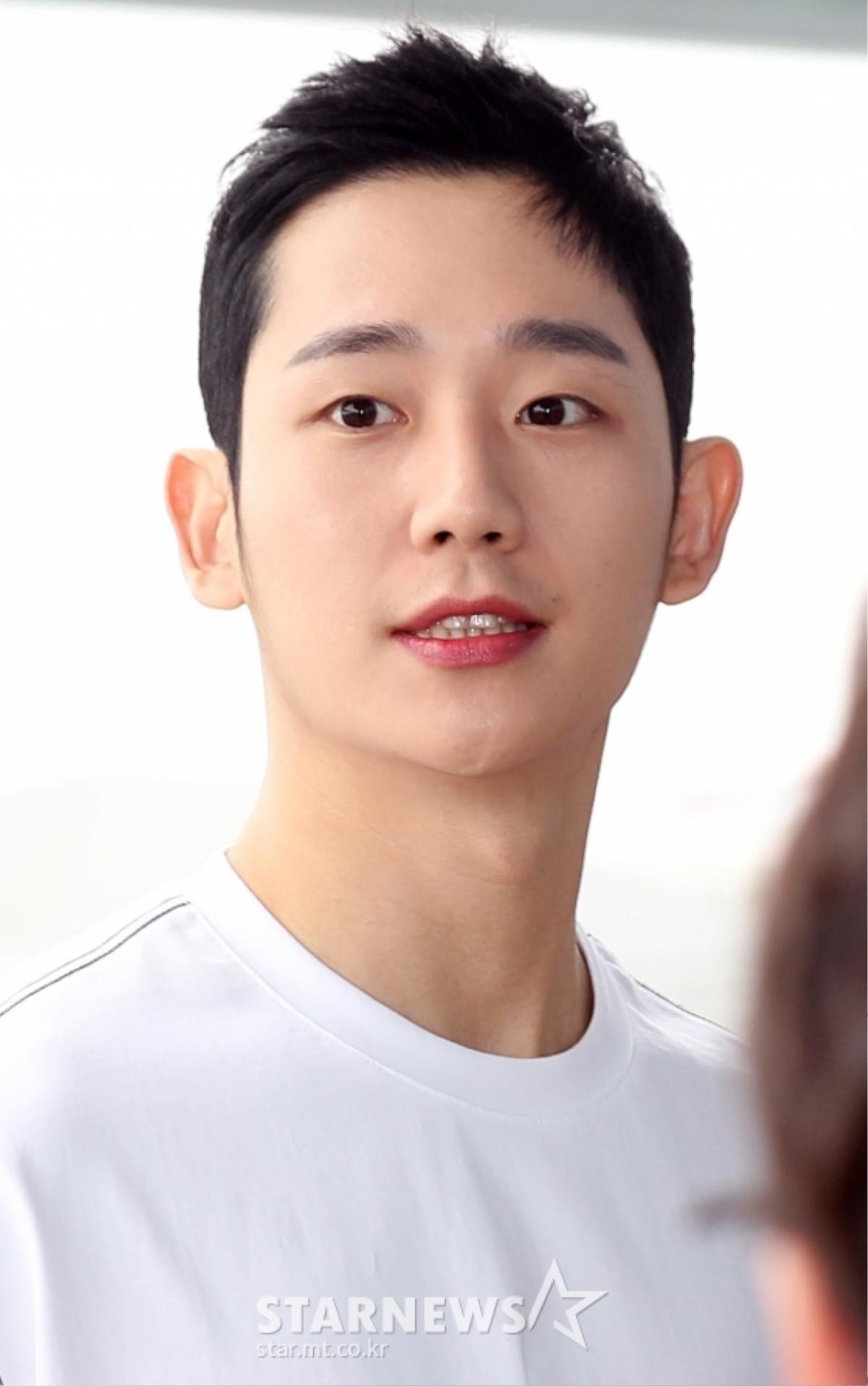 Jung Hae In trả lời tin đồn hẹn hò bí mật với ‘chị đẹp’ Son Ye Jin Ảnh 25