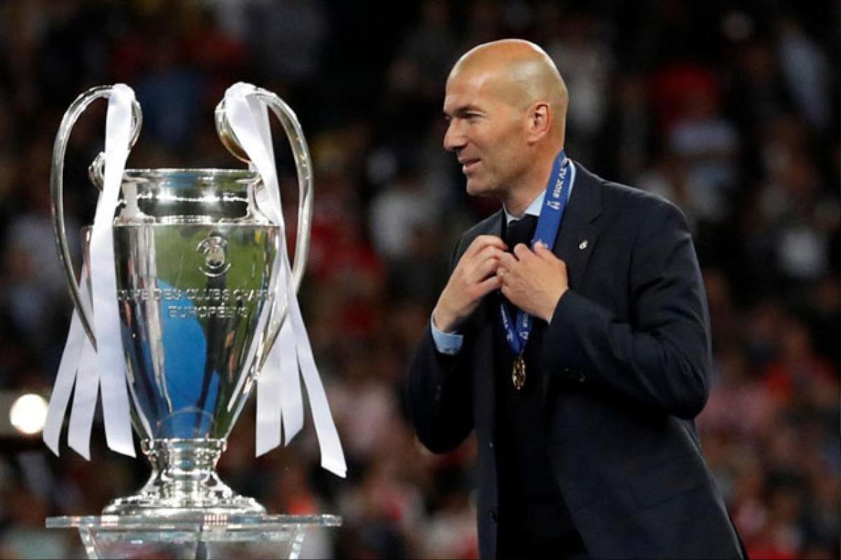 NÓNG: HLV Zidane bất ngờ chia tay Real trên đỉnh vinh quang Ảnh 1