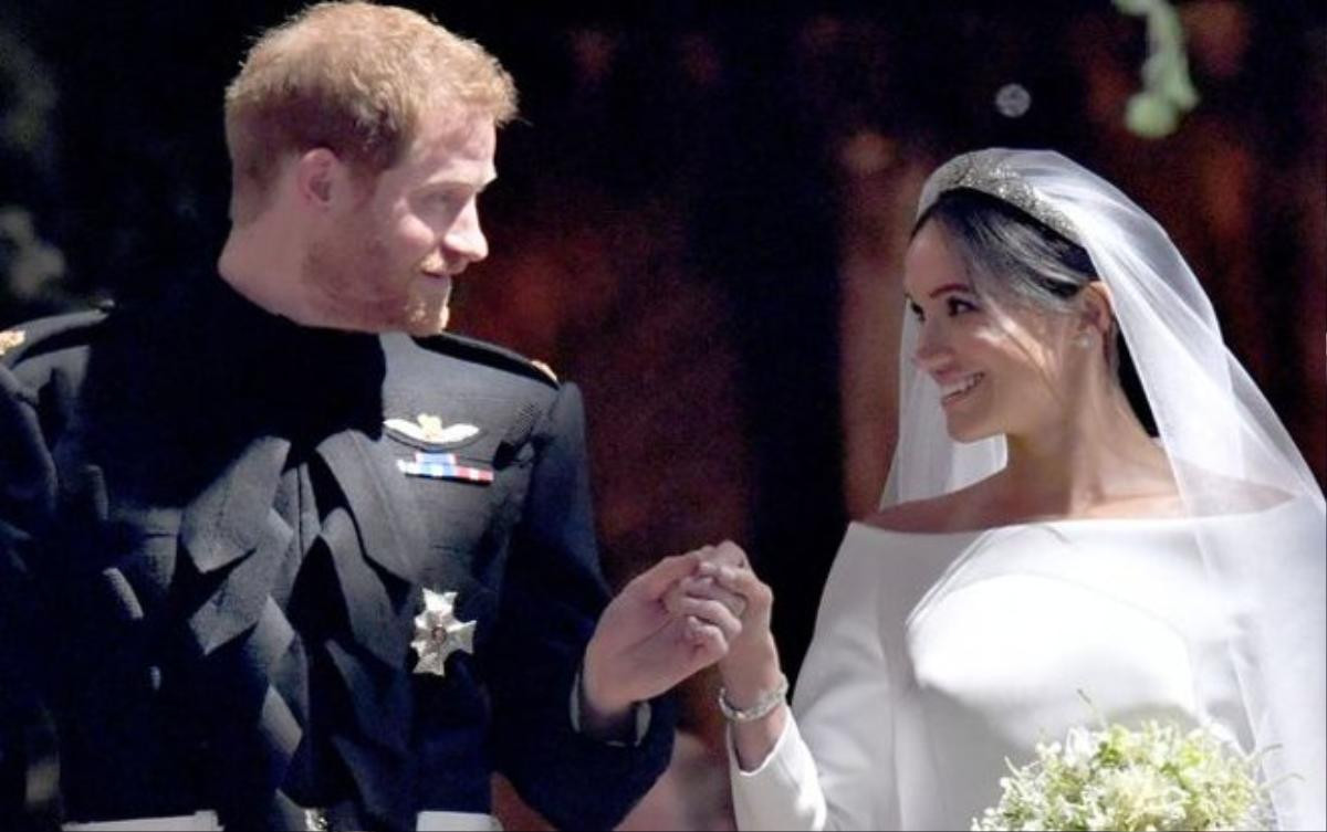 Hoàng tử Harry và Công nương Meghan Markle trả lại hàng trăm quà cưới trị giá hàng triệu bảng Anh Ảnh 2