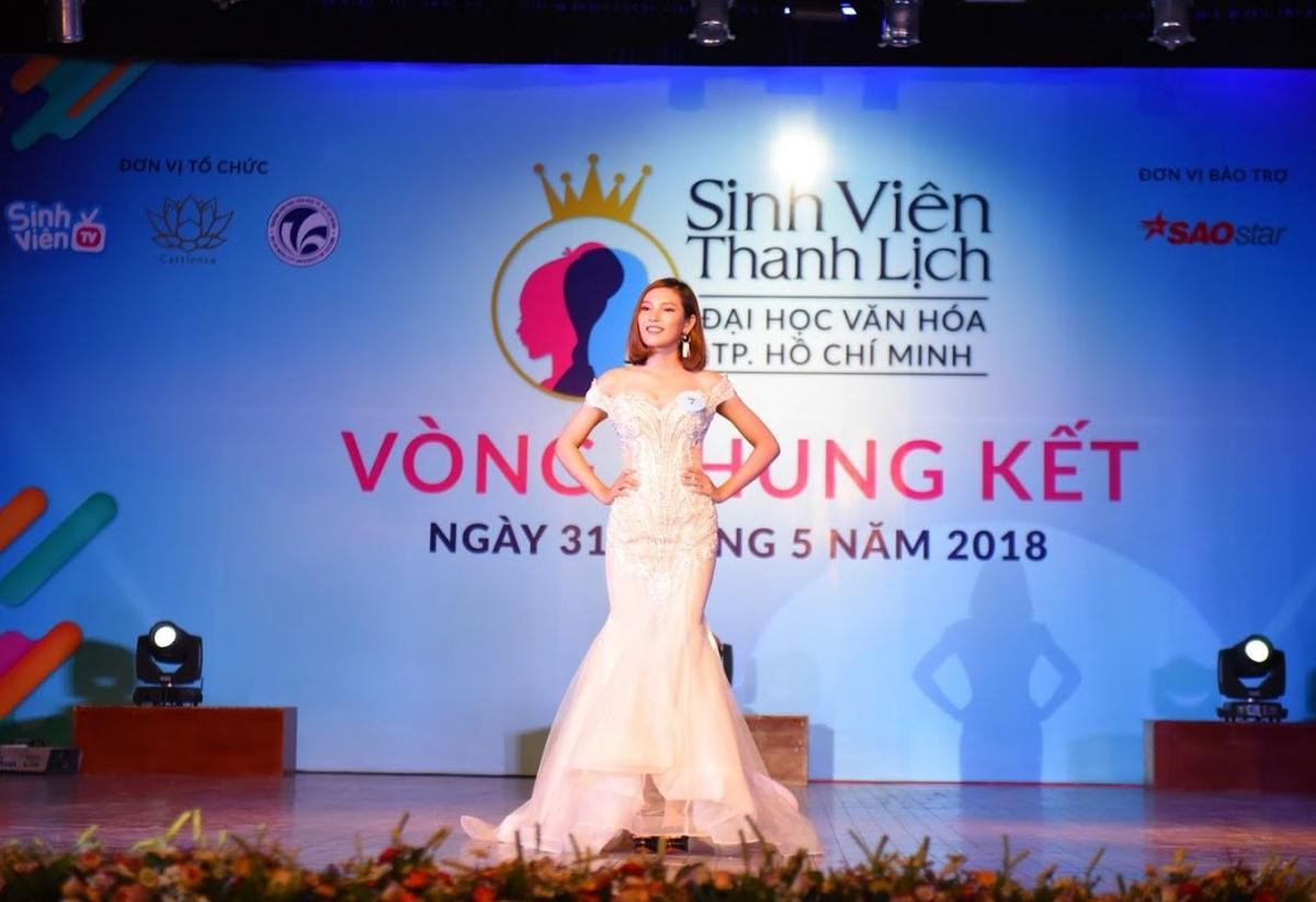 Chung kết Sinh viên thanh lịch ĐH Văn hóa TP.HCM: Ngắm dàn trai xinh gái đẹp đọ sắc trong thiết kế áo dài - dạ hội của NTK Cao Hùng Ảnh 9