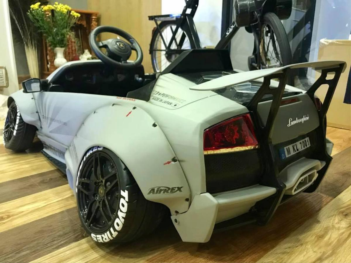 Siêu xe Lamborghini độ 'phiên bản nhí' dành cho trẻ em ngày 1/6 Ảnh 2