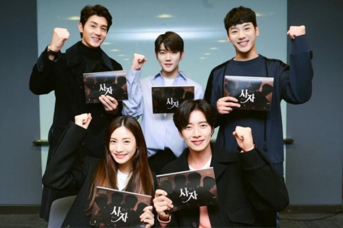 Ngã gục trước ngoại hình của ba mỹ nam Park Hae Jin, Kwak Si Yang và Lee Ki Woo trong 'Four Man' Ảnh 1