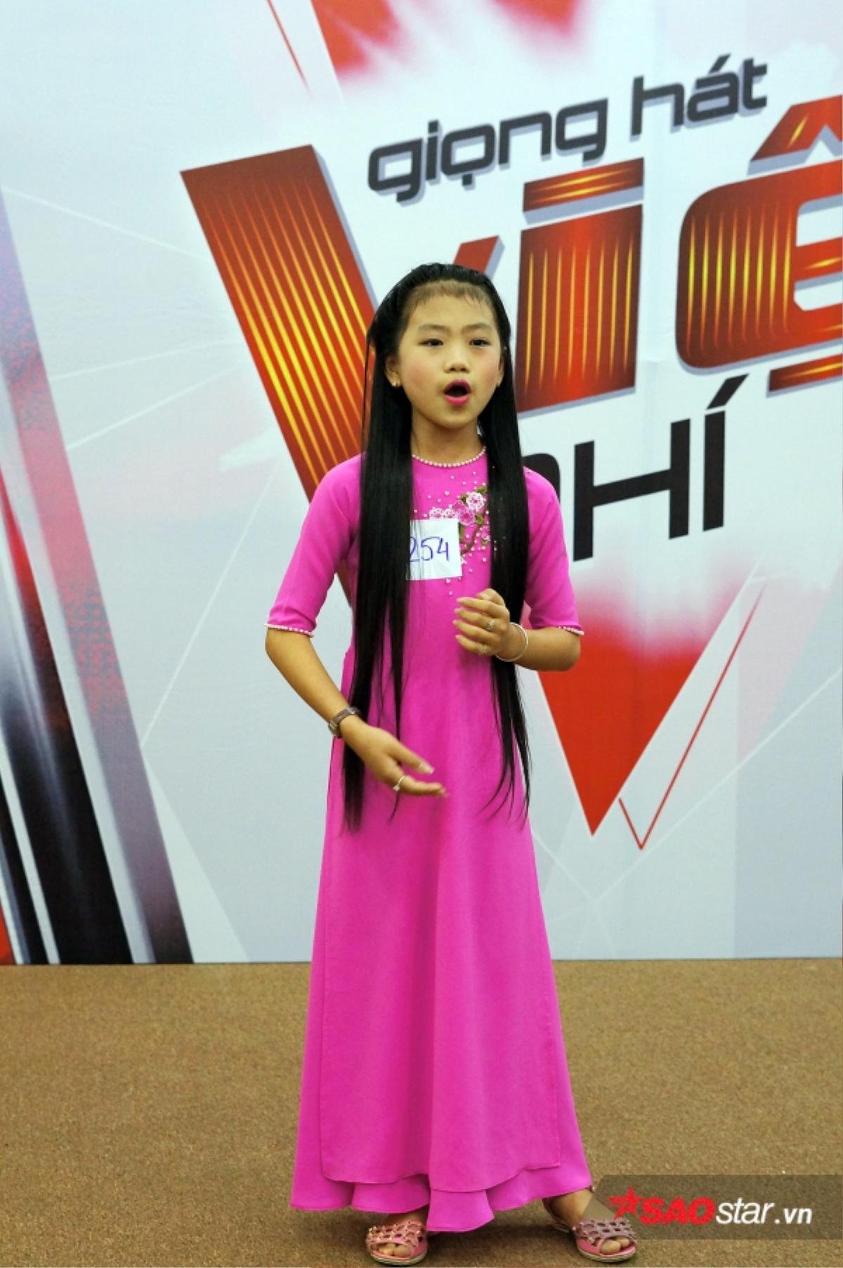 Hát hay đã đành, dàn 'thiên thần nhí' còn gây ấn tượng khi diện áo dài tại vòng casting The Voice Kids 2018 Ảnh 2