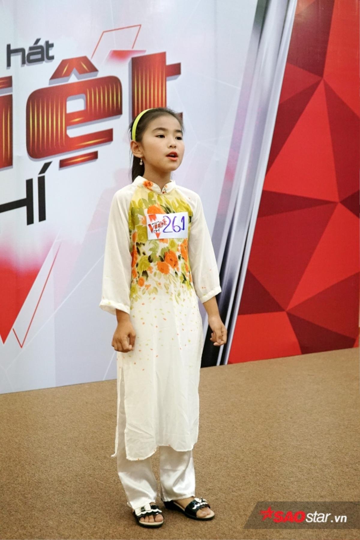 Hát hay đã đành, dàn 'thiên thần nhí' còn gây ấn tượng khi diện áo dài tại vòng casting The Voice Kids 2018 Ảnh 4