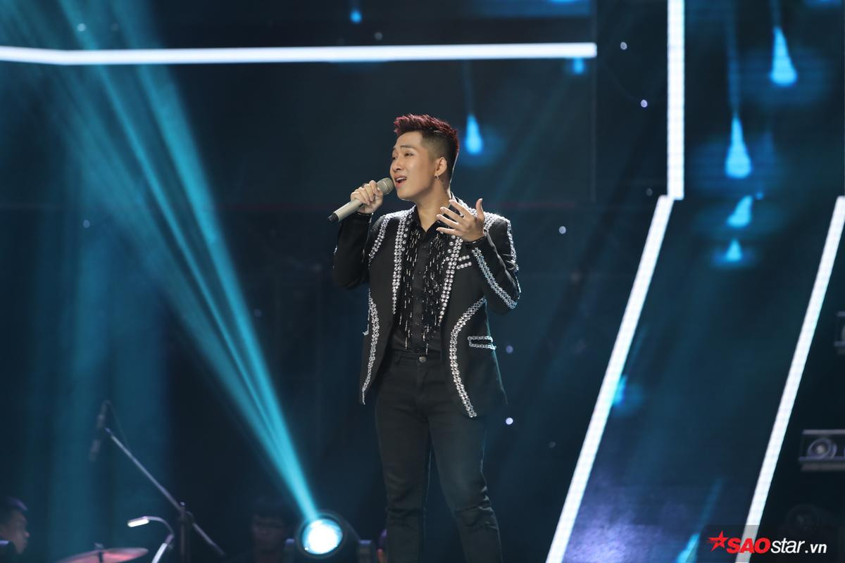 Chàng trai lấp lánh nhất tập 3 'The Voice' gây chú ý vì chiếc áo đính 1000 viên đá Ảnh 4