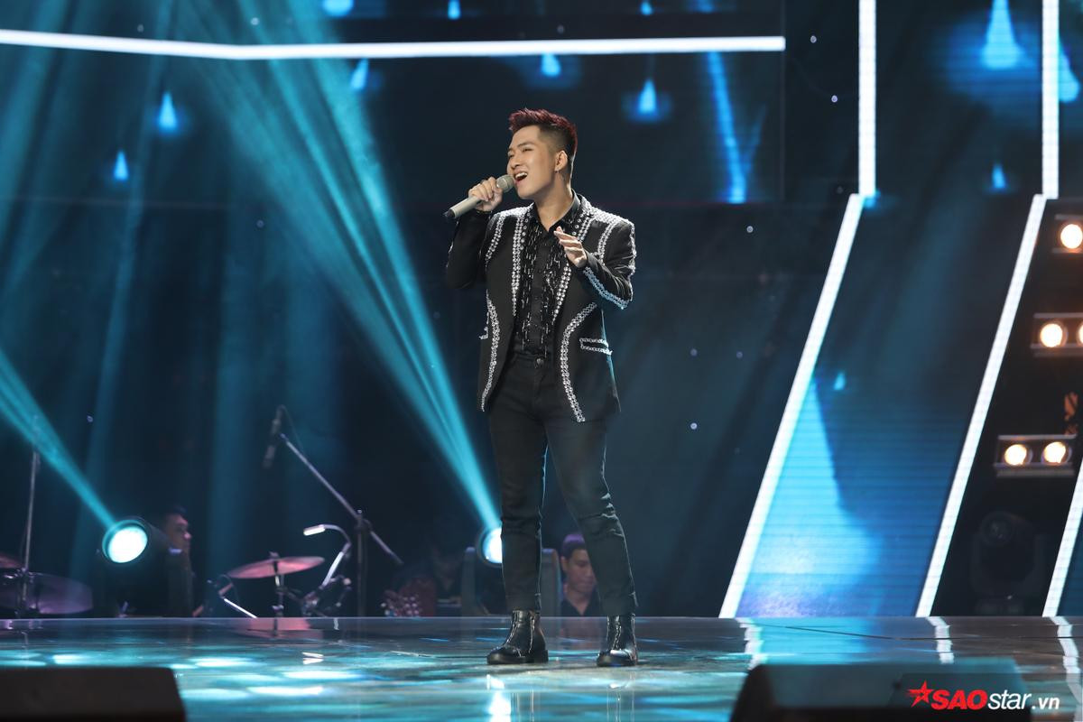 Chàng trai lấp lánh nhất tập 3 'The Voice' gây chú ý vì chiếc áo đính 1000 viên đá Ảnh 2