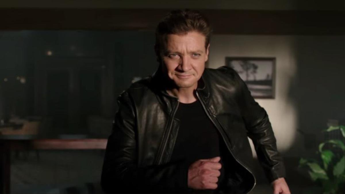 Đóng phim hành động thì không sao, 'Hawkeye' Jeremy Renner lại gãy 2 tay khi quay phim hài 'Tag' Ảnh 3